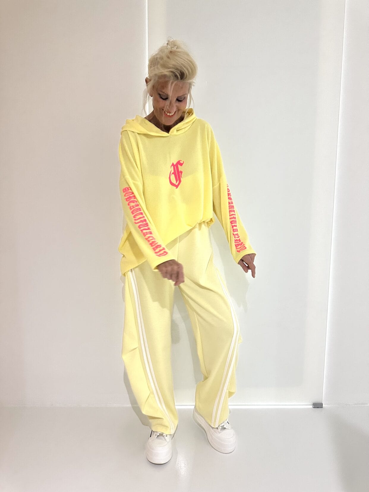 Hoodie PinkLetters – Image 2