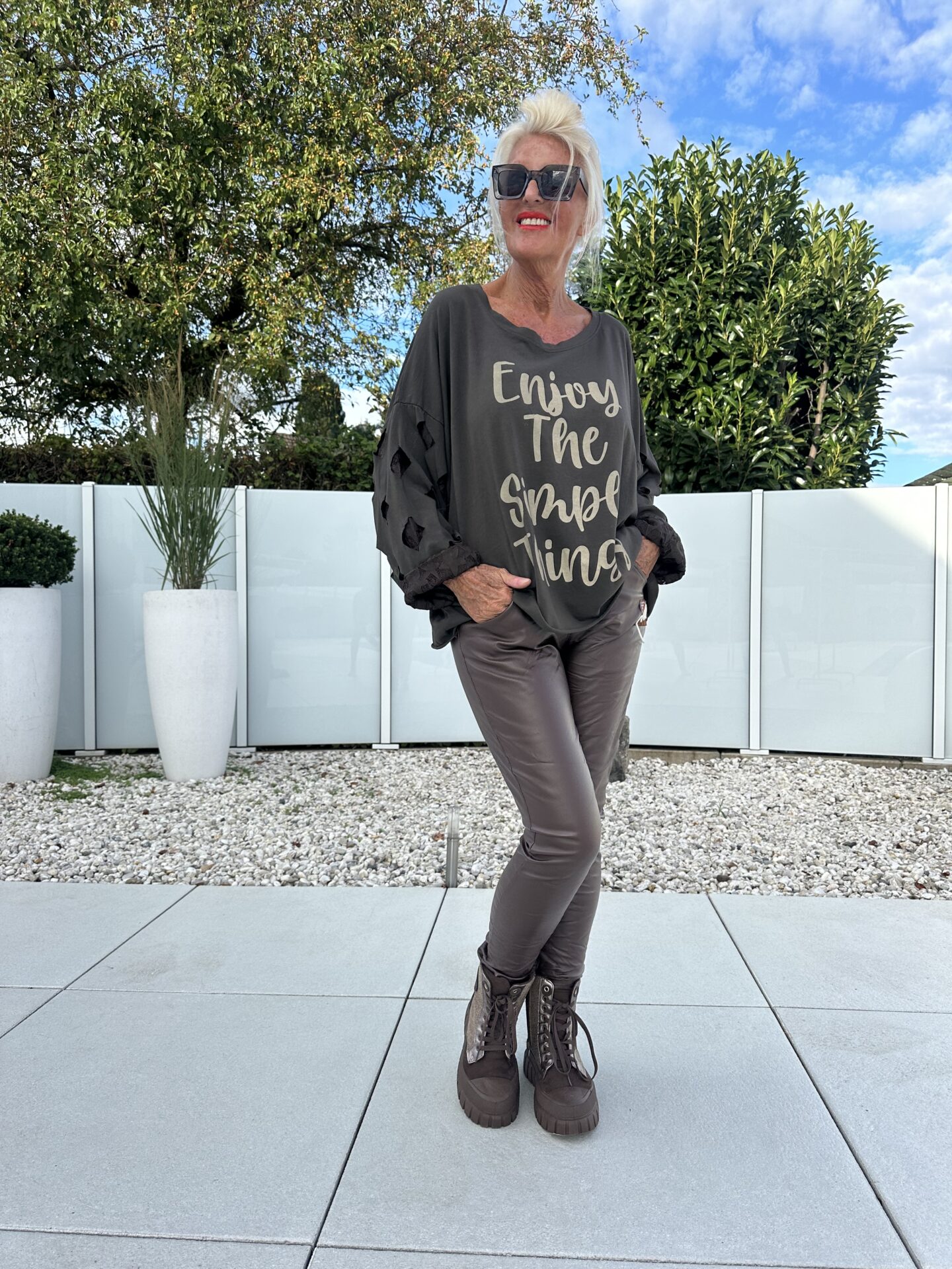 Sweater CutOutEnjoy