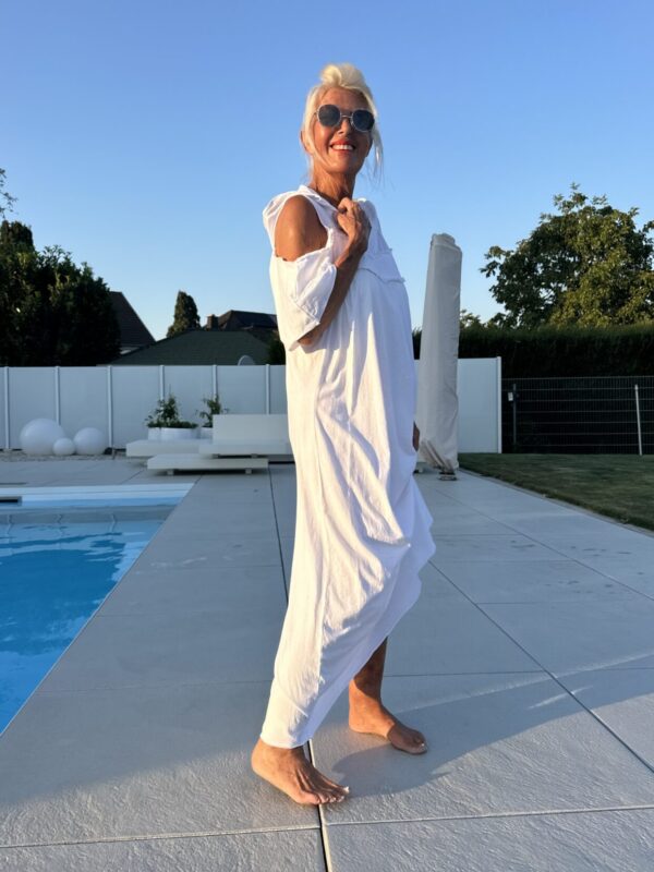 Kleid CutOutKapuze