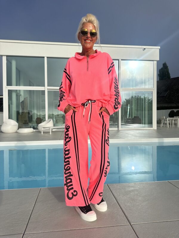 Anzug PinkBlackLines