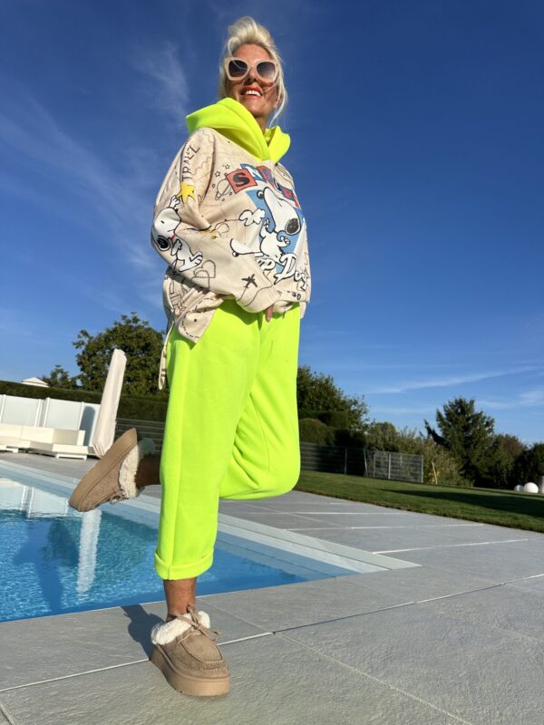 Pulli NeonHoodDog