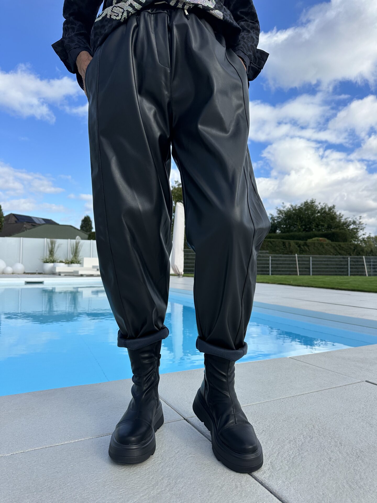 Hose LeatherCurve – Image 2